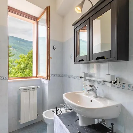 Gorgeous In With Kitchen Feriehus *